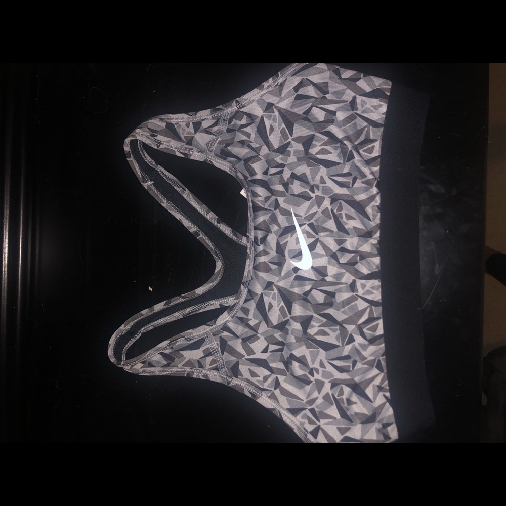 gray and black geometric print nike sports bra